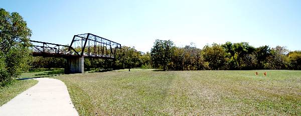 Richard Moya Park - Walk Bridge (11/13/2006)
