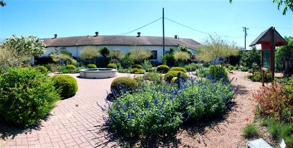 Victoria Educational Gardens (4/4/2013)