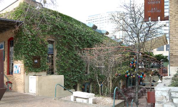Cedar Street Courtyard (12/28/2006)