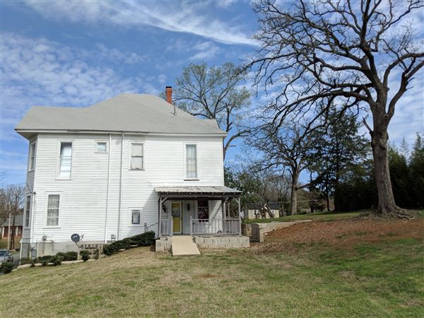 House at 1211 South Sycamore Street (3/8/2018 - Credits: BRENT PAXTON)