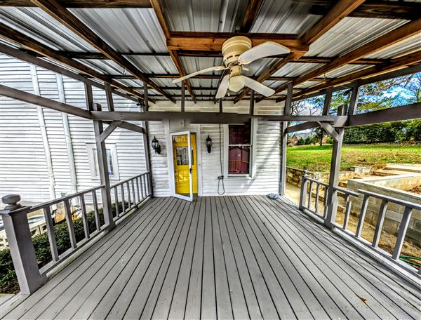House at 1211 South Sycamore Street (3/30/2018 - Credits: Brent Paxton)