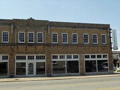 Vandergriff Building (6/1/2014 - Credits: COPYRIGHT © 2018 THE VANDERGRIFF BUILDING)