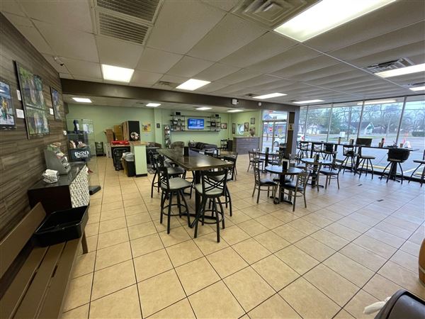 1820 Coffee House (4/2/2021 - Credits: Alvin Convention & Visitors Bureau)