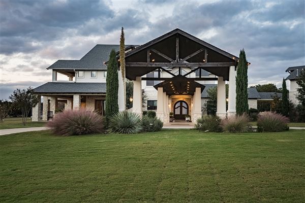 Cricket Hill Ranch (10/26/2021 - Credits: Divine Radiance Photography)
