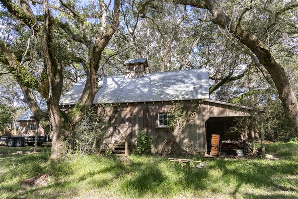 Wood Cabin at Chocolate Bayou Preserve (10/25/2021 - Credits: Visit Alvin)