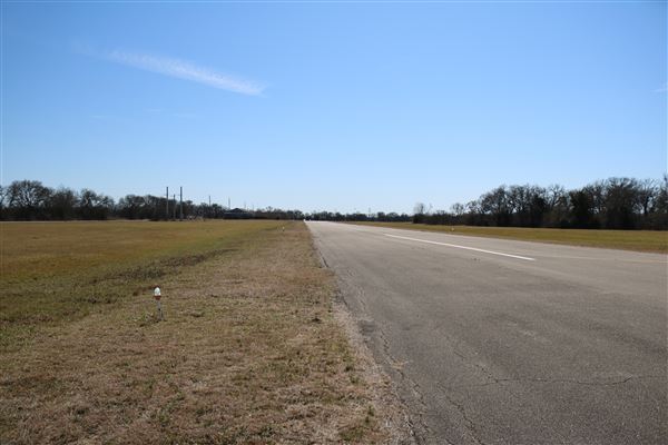 Marlin Municipal Airport (T-15) (2/9/2022 - Credits: Bryan LeMeilleur, Director of Tourism and Marketing)
