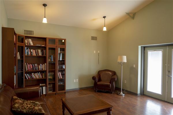 Spiderwood Studios 969 - Soundstages - Building B - Offices / Dining (6/30/2023 - Credits: Studio Owner)