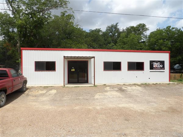 Dawg House Laundry (7/13/2023 - Credits: submitted by: Jamie LaDuke)