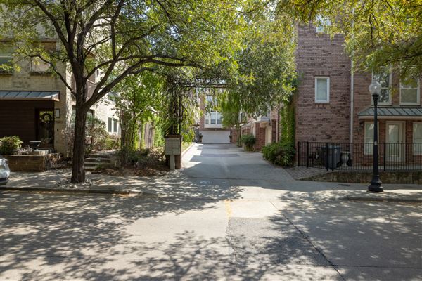 Evergreen Townhome (9/1/2023 - Credits: Red One Management)