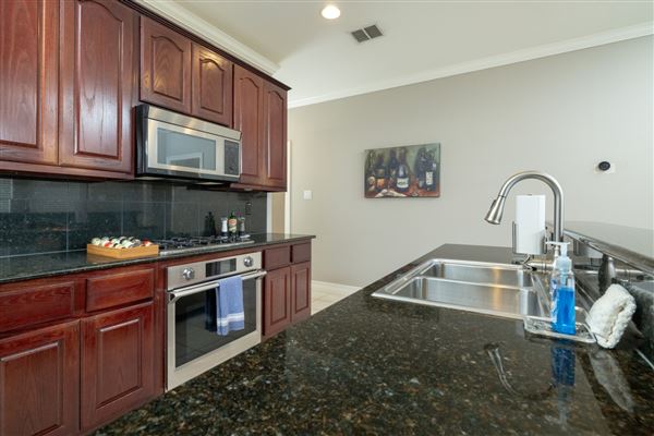 Evergreen Townhome (9/1/2023 - Credits: Red One Management)