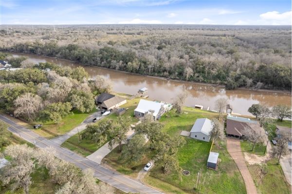 San Bernard River House (8/10/2024 - Credits: 4765 CR 747A)