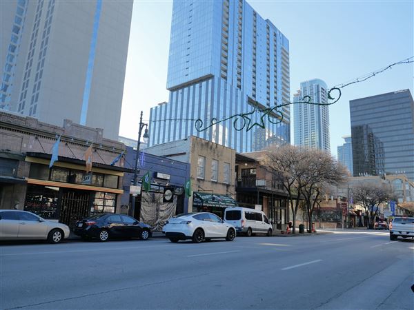 6th Street Retail District (12/20/2024 - Credits: Alex Payne)