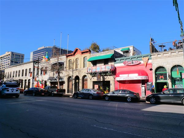 6th Street Retail District (12/20/2024 - Credits: Alex Payne)