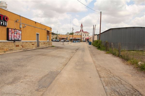 Floresville (4/22/2025 - Credits: Erik McCowan)