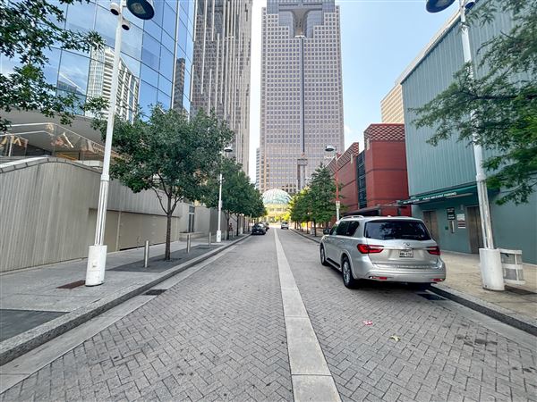 Flora Street (10/6/2025 - Credits: Austin Flores)