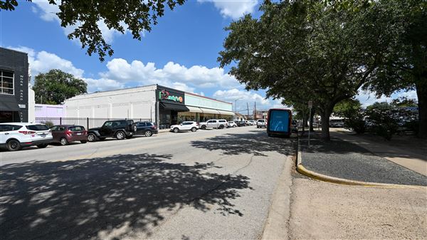 The Heights - 19th Street Retail District (12/2/2025 - Credits: Houston Film Commission)