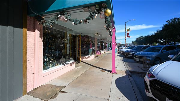 The Heights - 19th Street Retail District (12/2/2025 - Credits: Houston Film Commission)