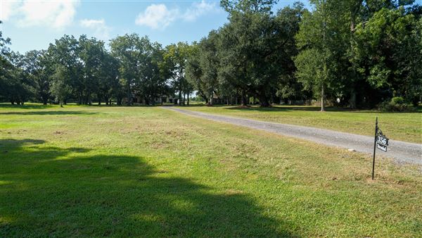 The Oaks of Anahuac (9/12/2025 - Credits: Houston Film Commission)