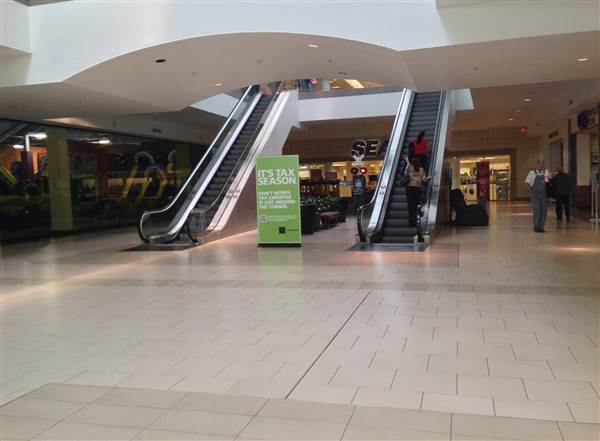 Lakeline Mall (1/31/2013)