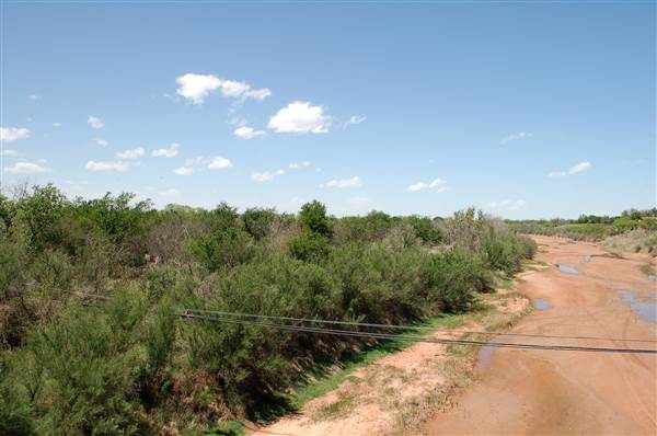 Brazos River at W. Lincoln St. (4/28/2014)