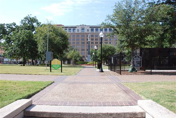 Travis Park (8/1/2015)