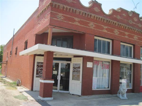 Former Eagle Salon (1/4/2016)
