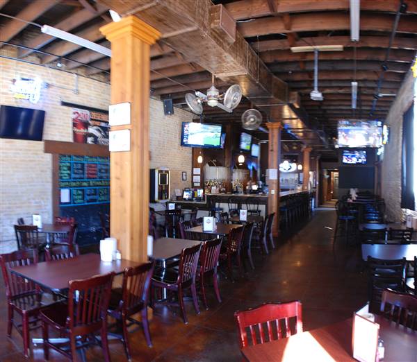 Centerfield Sports Bar & Grill (12/3/2015)