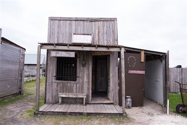 J. Lorraine Ghost Town (12/19/2017)