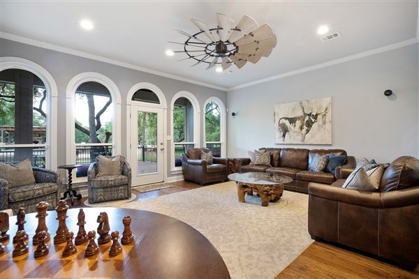 The Whispering Oaks Estate (6/25/2019 - Credits: Austin 360 Photography)
