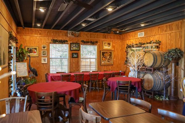 Bluff Dale Vineyards (7/17/2019 - Credits: Stephenville Tourism & Visitors Bureau)