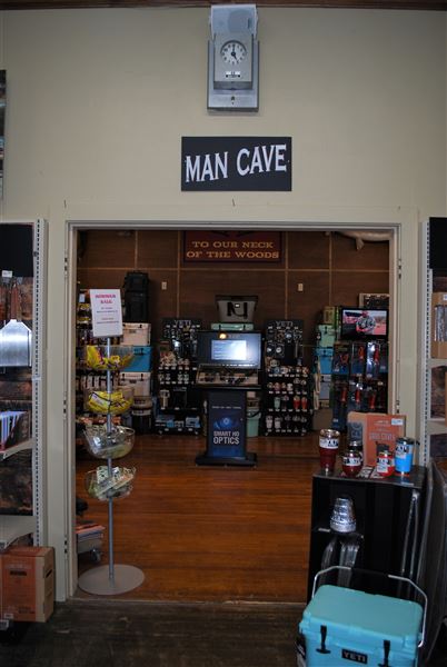 Braly's Ace Hardware Store (8/8/2019)