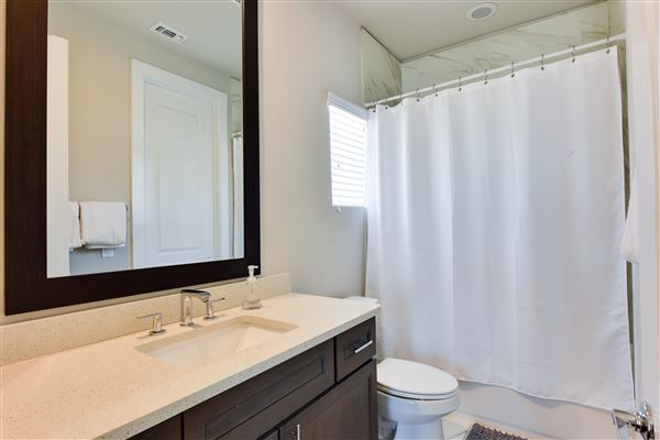 Vineyard Townhome (1/7/2020 - Credits: Robert Kies Photography)