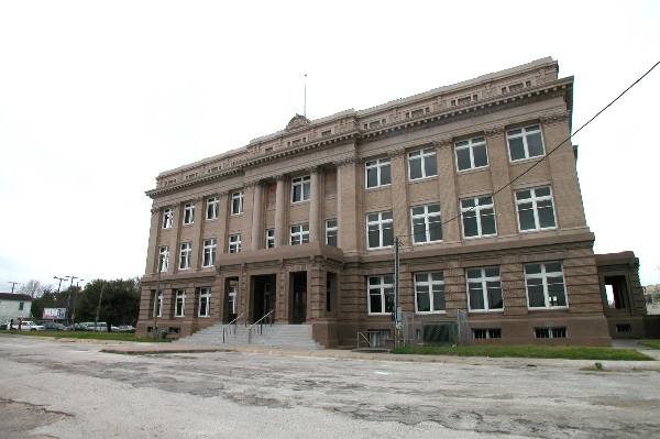 Cameron County Courthouse (3/4/2004)