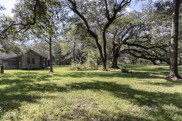Wood Cabin at Chocolate Bayou Preserve (10/25/2021 - Credits: Visit Alvin)