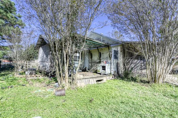 Rural Farm - Two House Property (12/1/2021 - Credits: Adam Brown)
