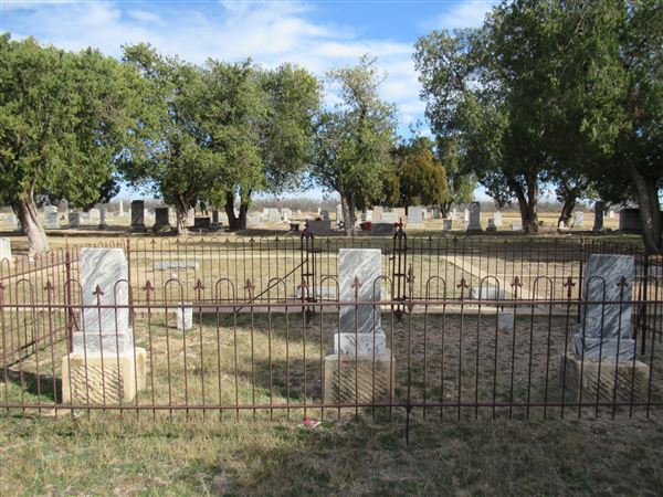 Miles Cemetery (1/19/2022 - Credits: Jane Jeschke)