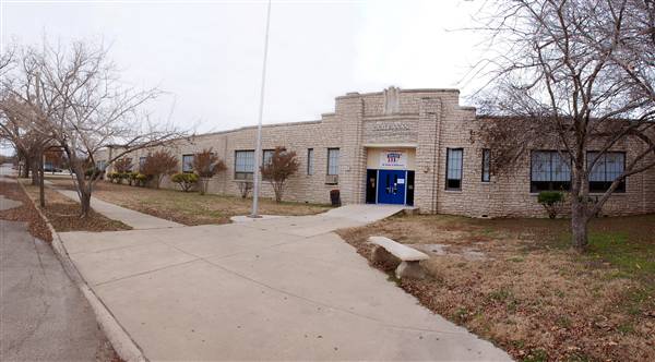 Former Lampasas Junior High (12/15/2009)