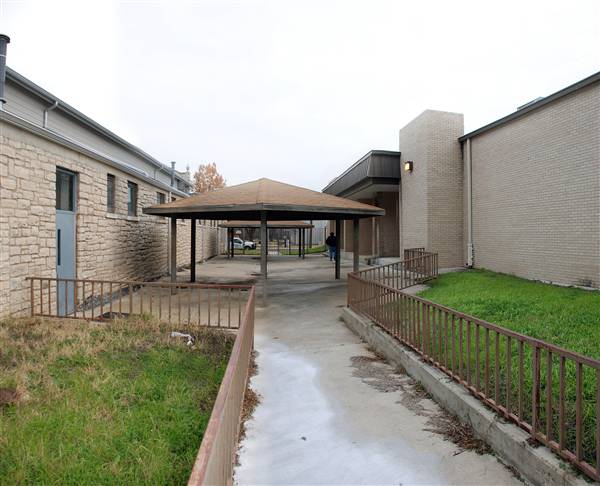 Former Lampasas Junior High (12/15/2009)
