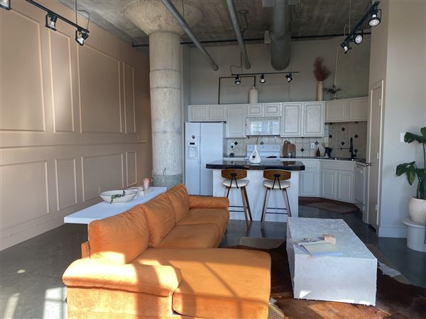 Post-Modern Industrial Downtown Loft (8/9/2022 - Credits: Vicky Adegbola)