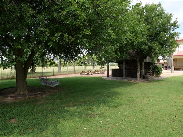 Spiderwood Studios 969 - Courtyard, Bar, & Gazebo (6/30/2023 - Credits: Matt Miller)