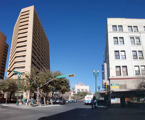 El Paso Downtown - San Antonio Avenue (2/25/2011)