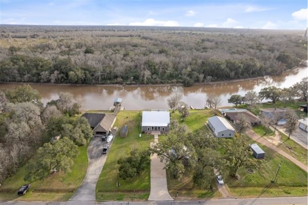San Bernard River House (8/10/2024 - Credits: 4765 CR 747A)