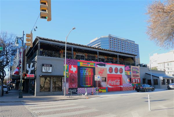 6th Street Retail District (12/20/2024 - Credits: Alex Payne)