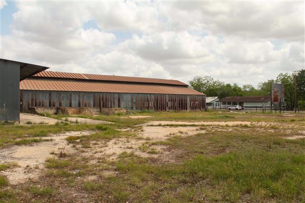 Floresville (4/22/2025 - Credits: Erik McCowan)