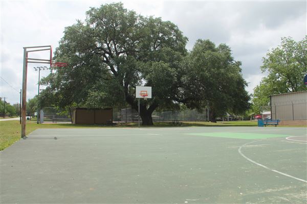 Floresville (4/22/2025 - Credits: Erik McCowan)
