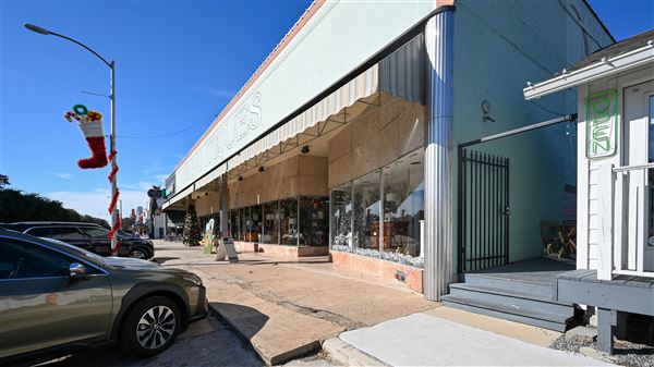 The Heights - 19th Street Retail District (12/2/2025 - Credits: Houston Film Commission)