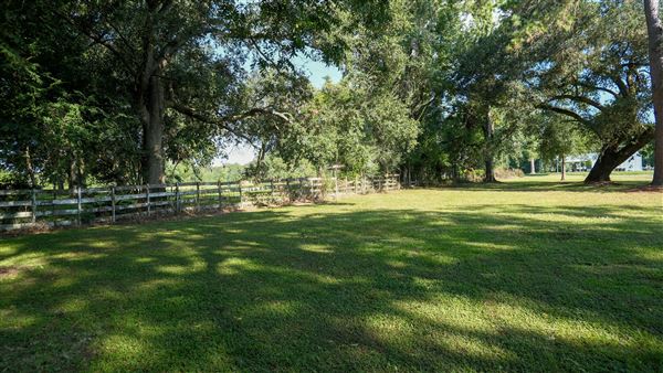 The Oaks of Anahuac (9/12/2025 - Credits: Houston Film Commission)