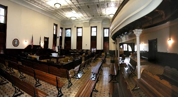 Caldwell County Courthouse (8/28/2003)