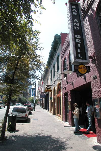 6th Street Retail District (7/19/2004)