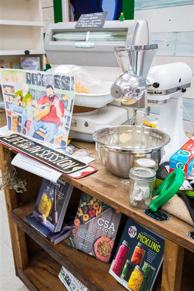 Two Clay Birds Garden Market (3/16/2018)
